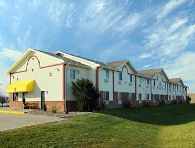 Super 8 By Wyndham Pontiac Hotel Exterior photo